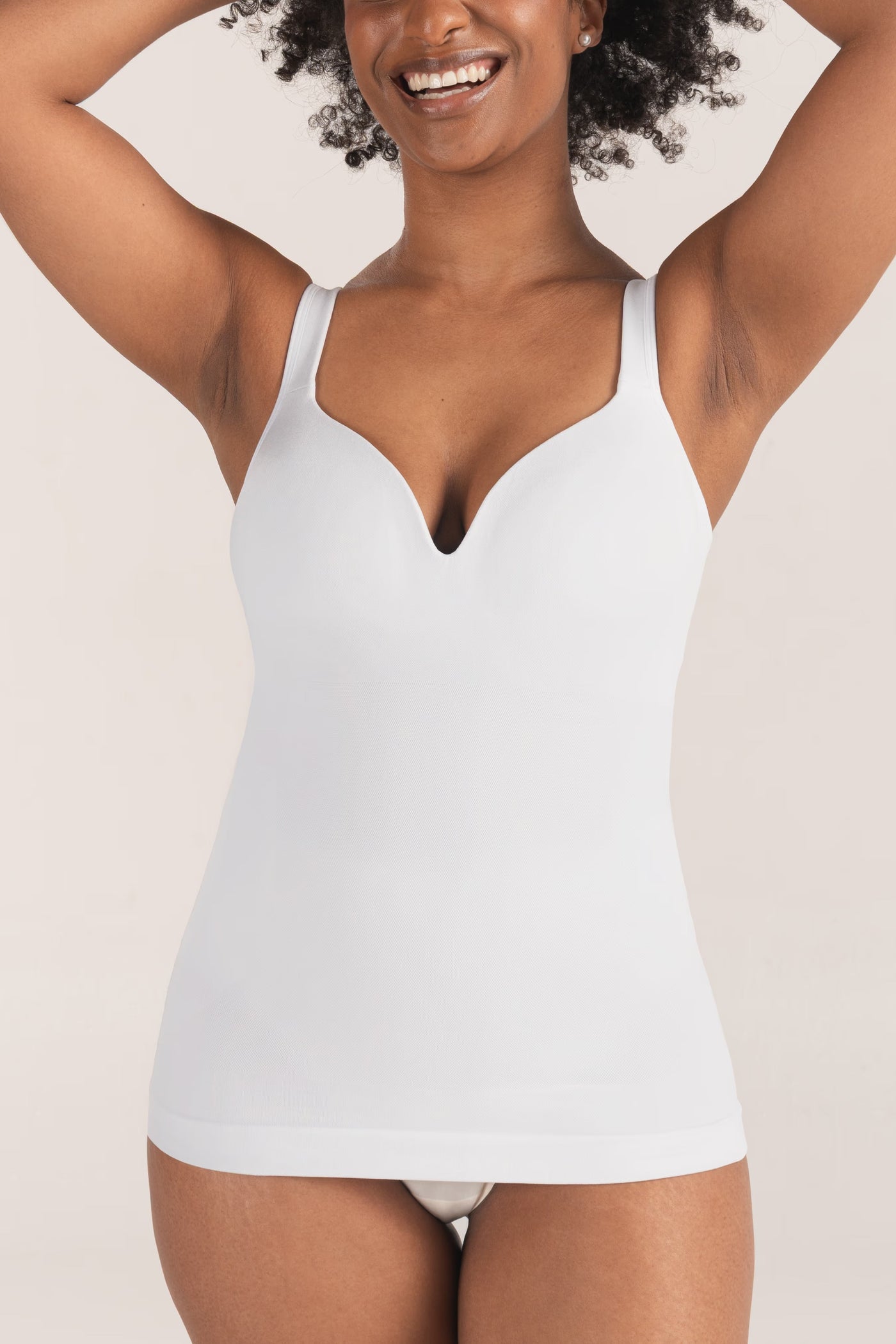 Eshe – Shaping T-shirt with built-in bra