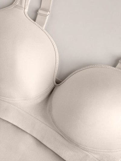 Eshe – Shaping T-shirt with built-in bra